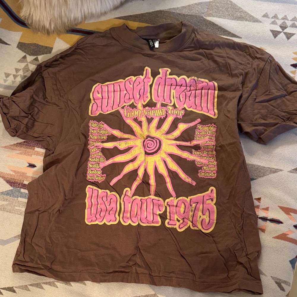 H&M Brown Graphic Tee